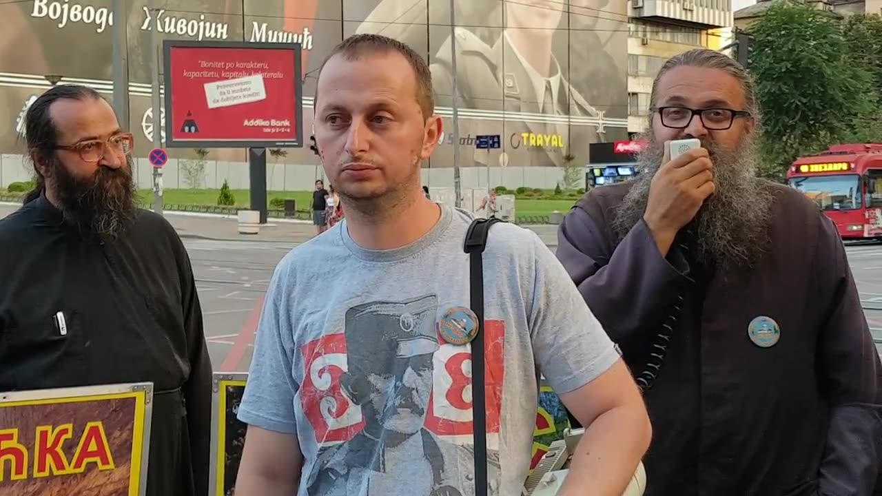 Срби су наиван народ који воли вође које га заводе и одводе у пропаст