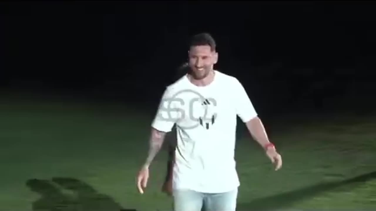 Lionel Messi reaction after he was nutmegged by Thiago Messi