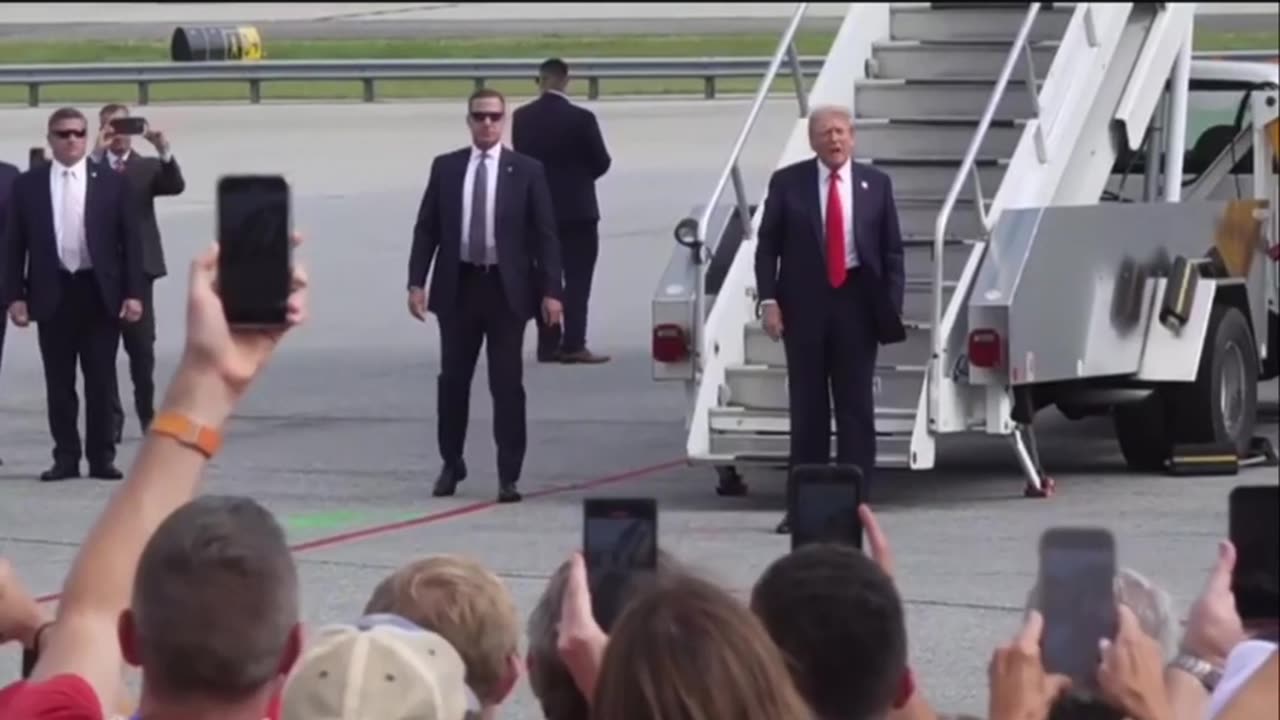 Trump arrives for Presidential debate in Atlanta