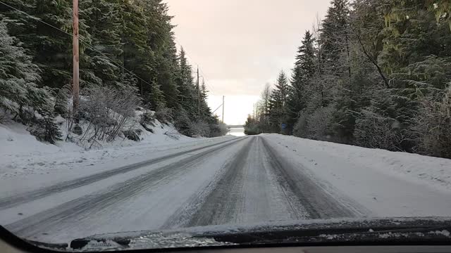 News Fatigued? Alaskan Snow-Clad Mountains Is Just What the Doctor Ordered!