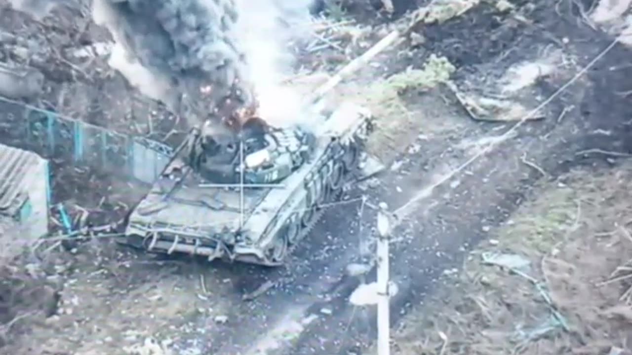 🇷🇺🇺🇦 Another Ukrainian T-72M1 burns out in the Donetsk direction.