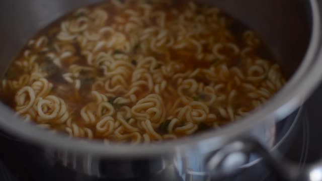 How to Cook RAMEN, KOREAN Ramyun