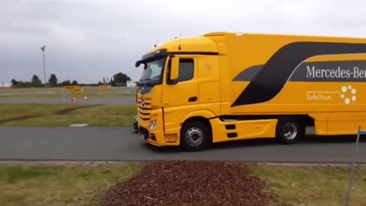 Mercedes v Volvo crash test auto braking