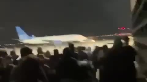 Pro-Palestinian Dagestanis Storm the Airport 1