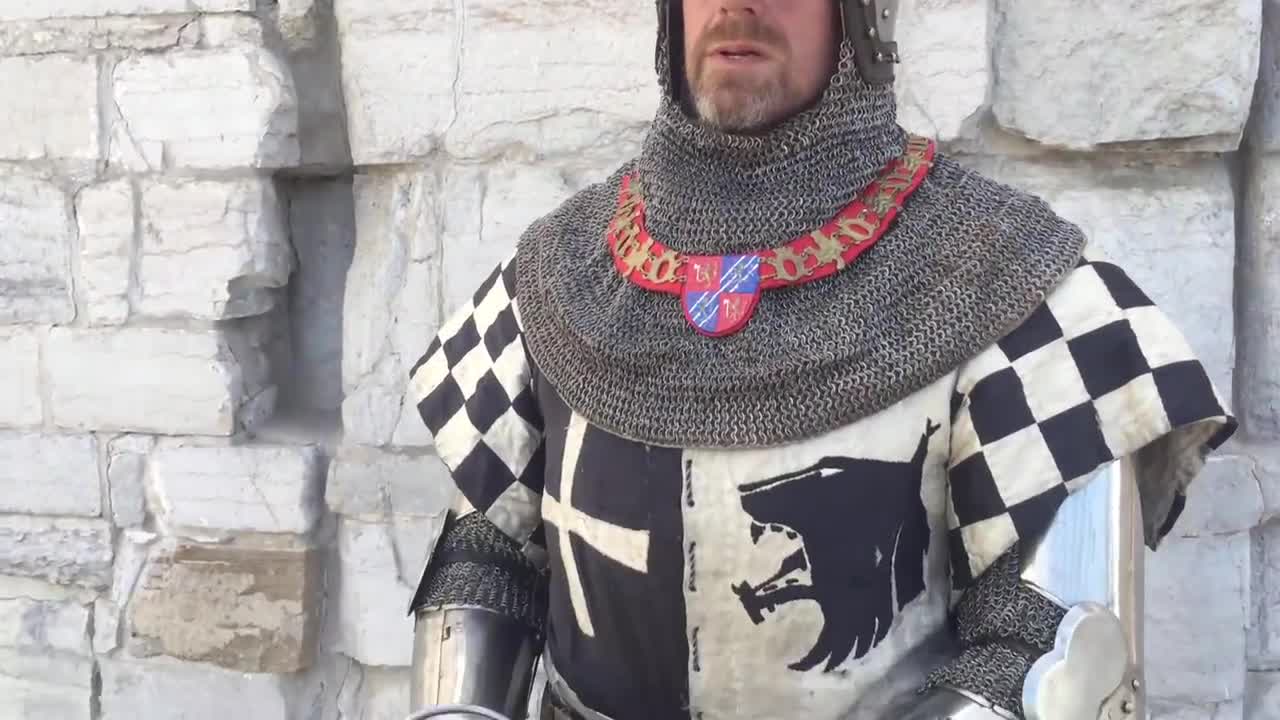 Dressing in late 14th century armour