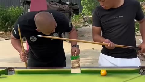 Funny video billiards😂🤣