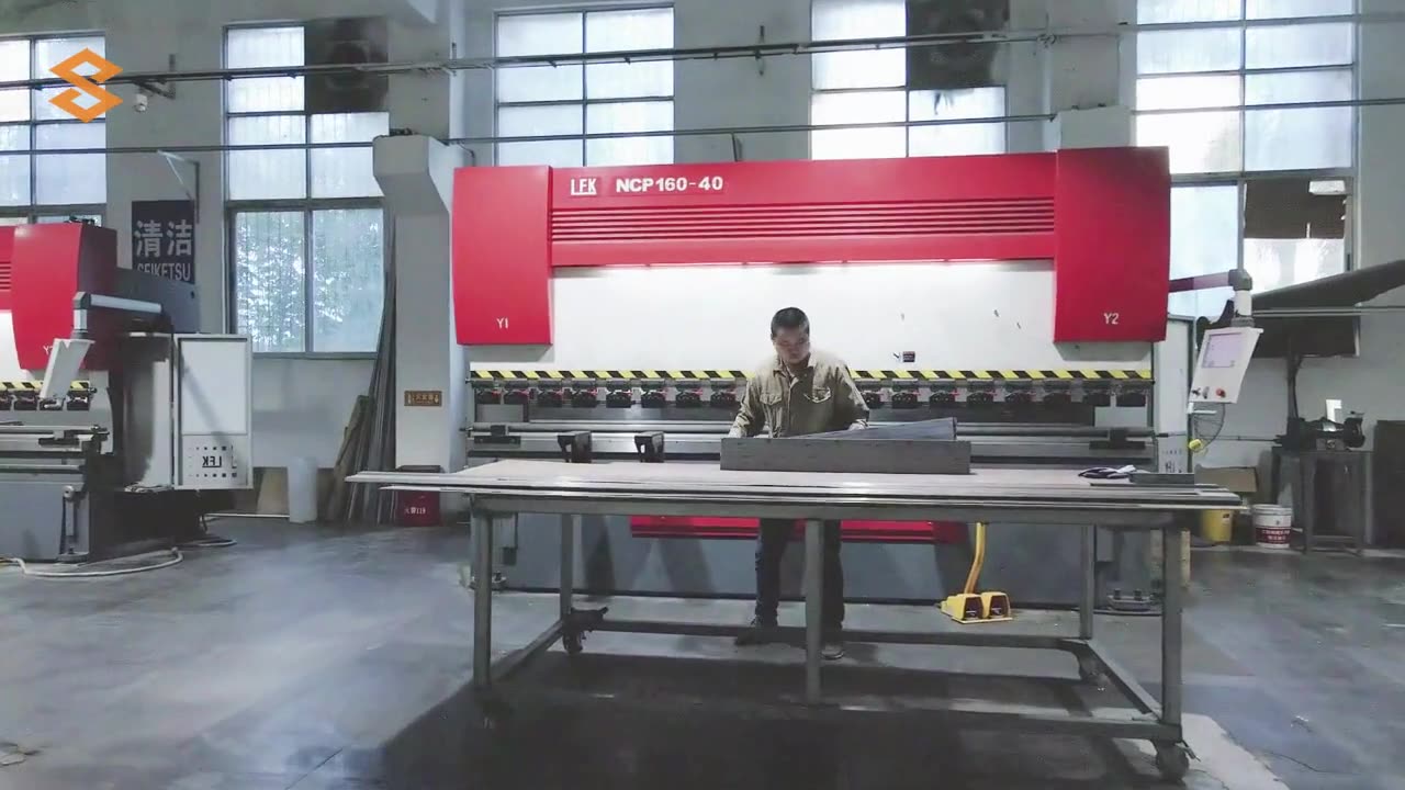 One of WeiLin group's hardware workshops