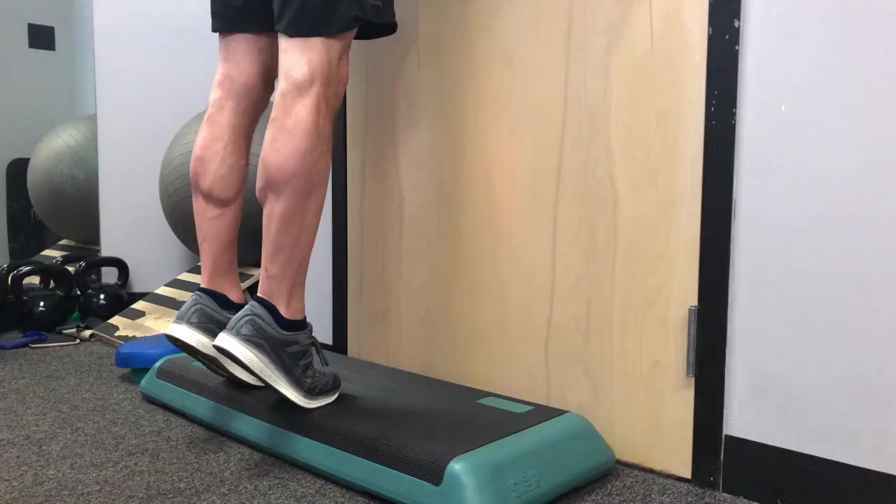 7. Isometric Calf Raise.mp4