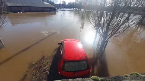 Cars are stranded in York after River Ouse overtopped its banks- NEWS OF WORLD