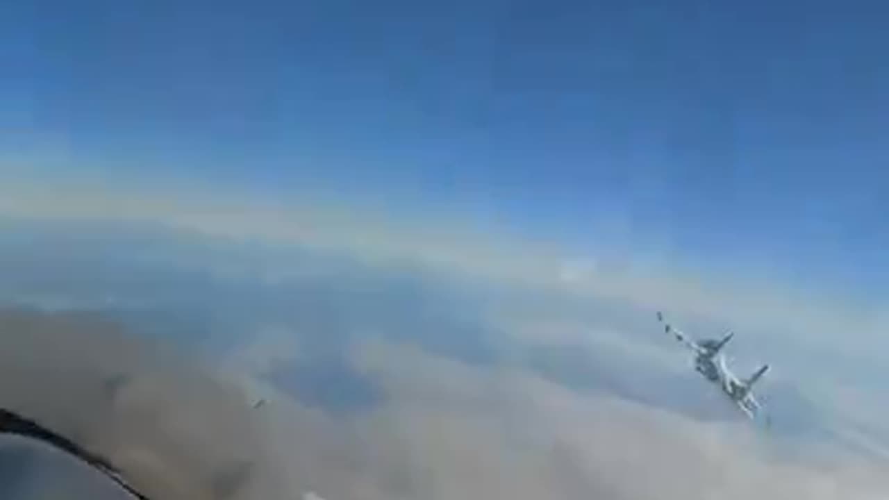 Sukhoi-35 vs F-16: Provocative Epic Maneuver to Protect the Tu-95