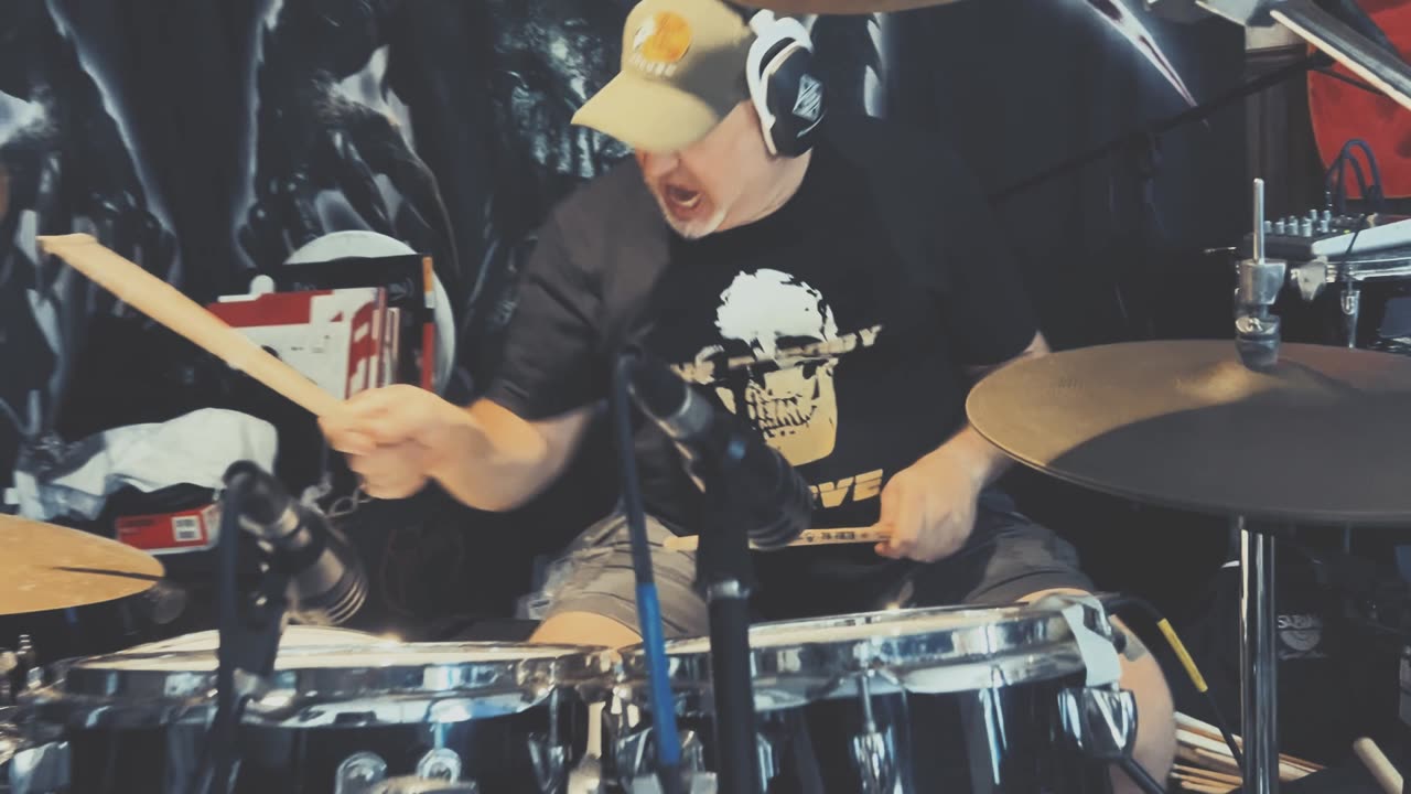 Richie beating up Episode 8 in Obituary's home studios - Coming Soon!
