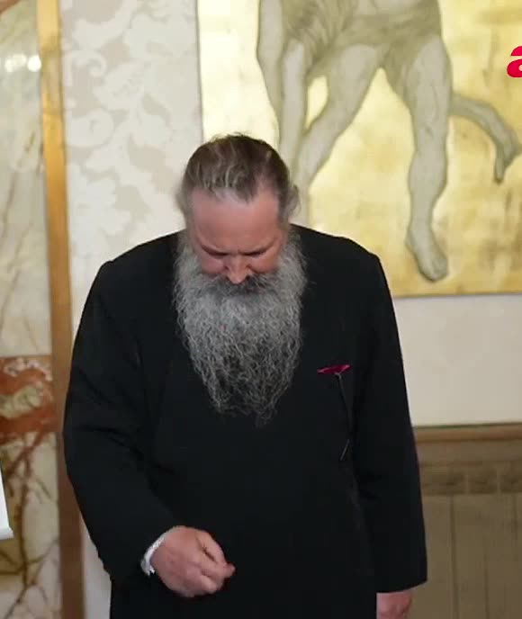 Ereticul Ecumenist Cezar Hulitor,Schismatic,Apostat,Antihrist,Batjocoritor al Semnului Sv. Cruci