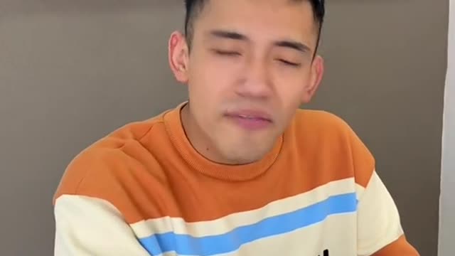 Mándale el video a tu amigo o amigo mozo o moza