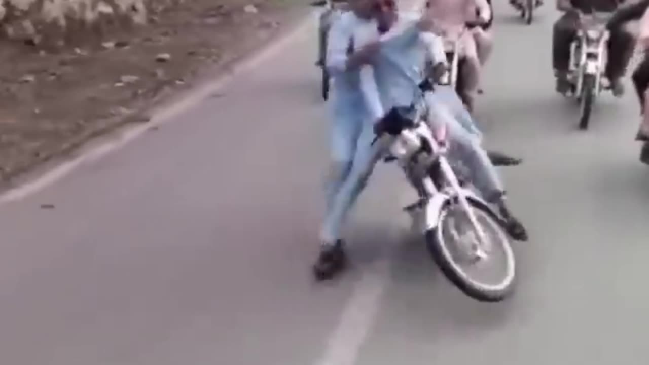 Motovloger in Pakistan 😂