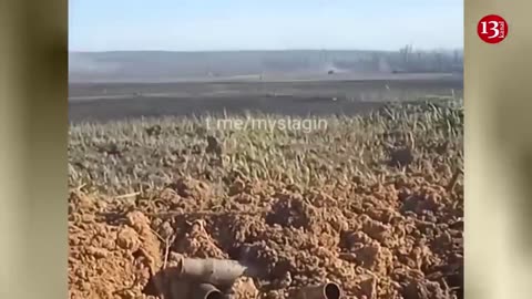 Ukrainian army attacking on Russians with tanks and infantry - the invaders are surrounded