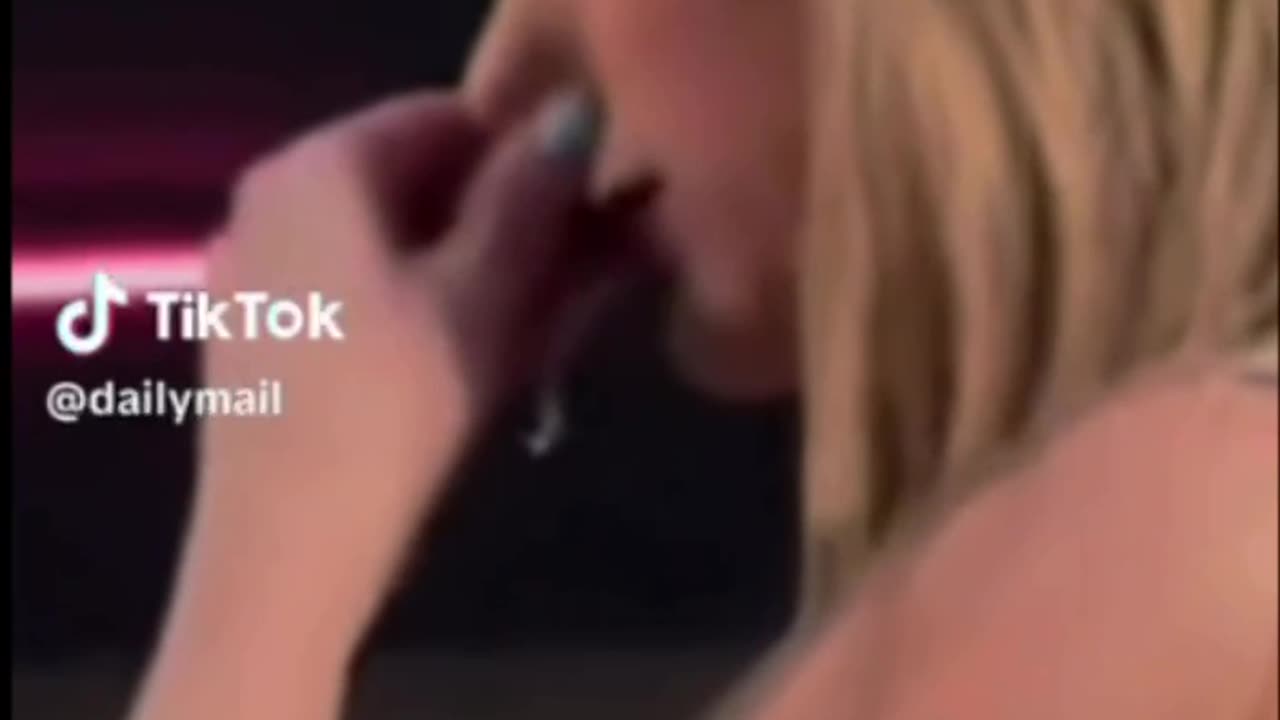 Taylor Swift Snot - Ewwwwww