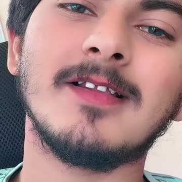 TUJHY IN BAHOUN MAI BHAR K OR BHI KR LOUN MAI QAREEB