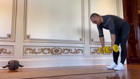 20221007文贵先生GETTR²：亲爱的兄弟姐妹们……你们今天健身了吗…….七哥每天坚持标准的200个……千招会不如一招绝…….一定要坚持锻炼亲爱的兄弟姐妹们