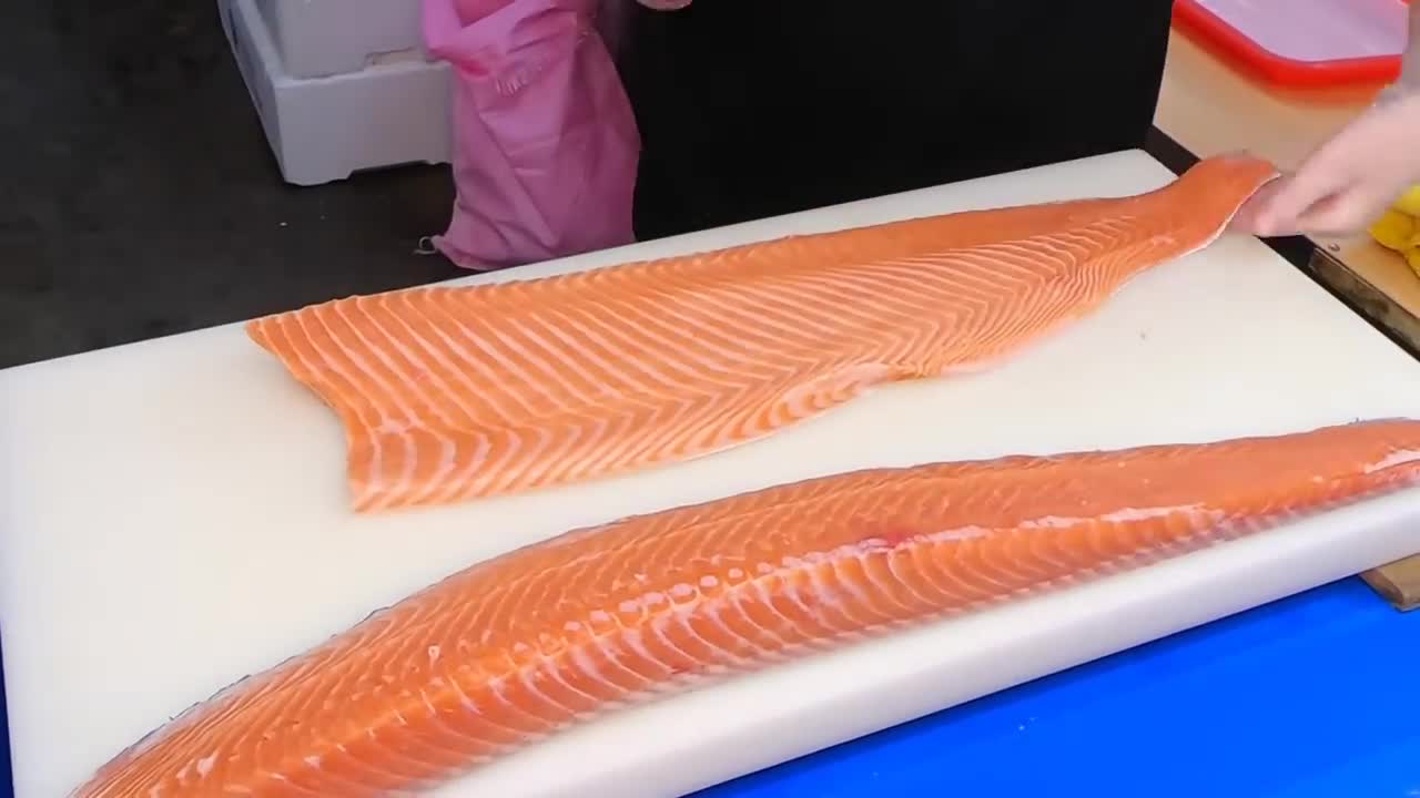 How To Fillet a Whole Salmon | Sashimi & Sushi -Taiwanese street food