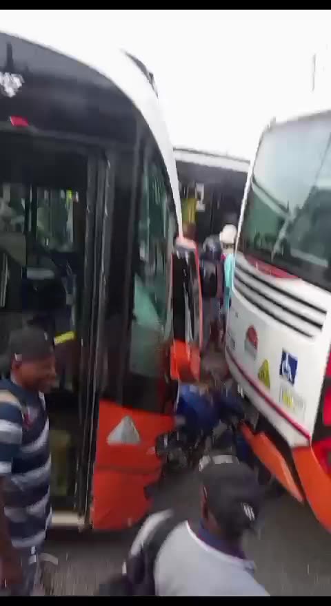 Triple choque de buses de Transcaribe