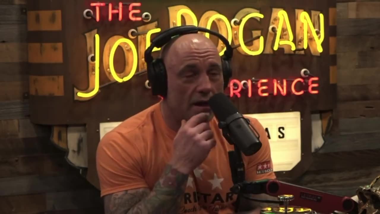 Joe Rogan: "The people running our country are utter fools"