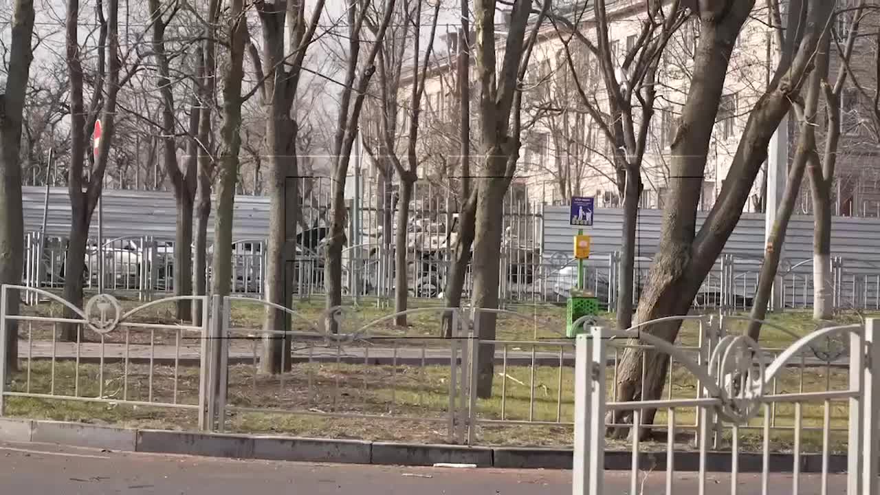 Russian marines and DPR troops storm the base of the Azov National Battalion in Mariupol