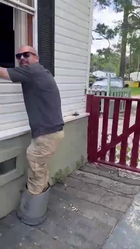 They were locked out and decided to use a bucket to get through the window.... #Fail 😂