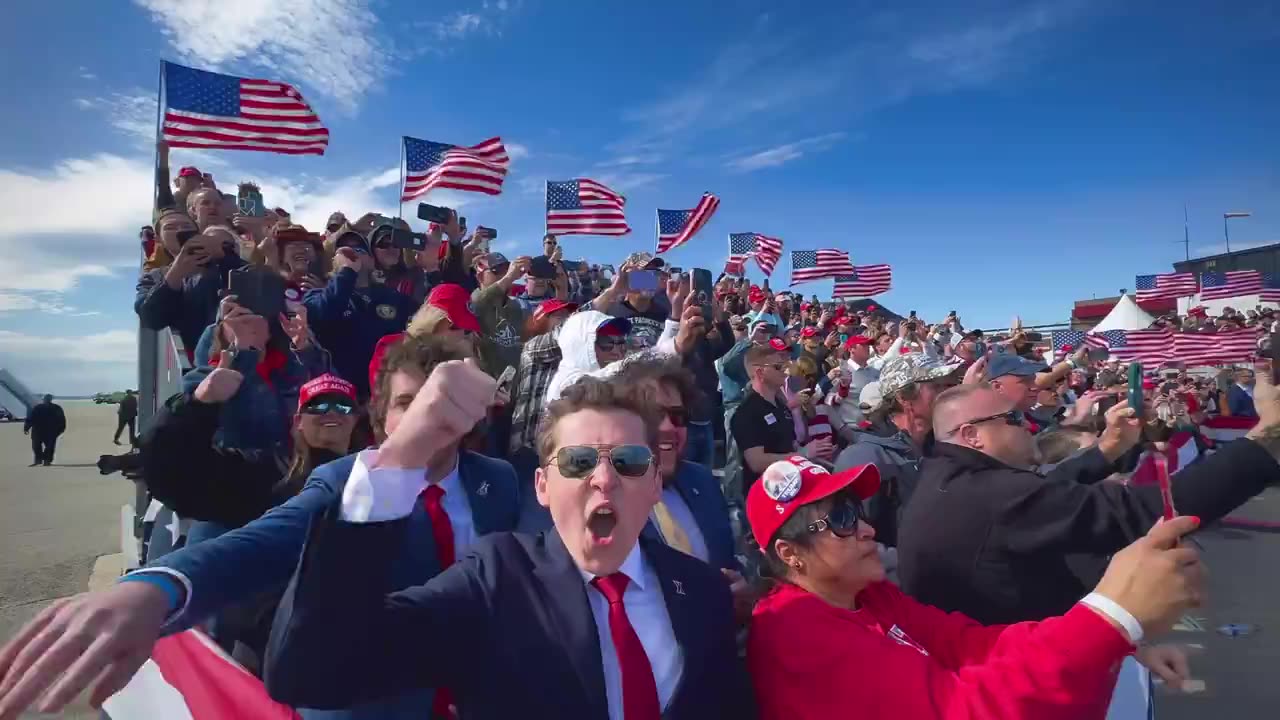 Mainstream Media Won't Show You How Big Trump Rally Crowds Are, You Know What To Do