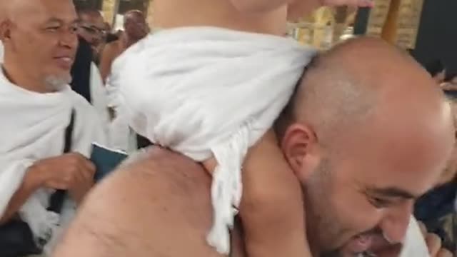 A child at Pilgrimage in Makkah