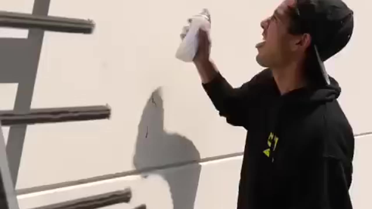 How zachking Gets Away with doing Graffiti