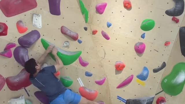 When you flash a rock with your knee, V5