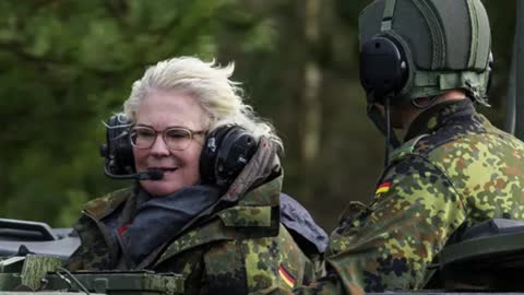 German defense minister resigned criticism