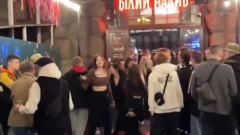 This war looks like a party on the American dime