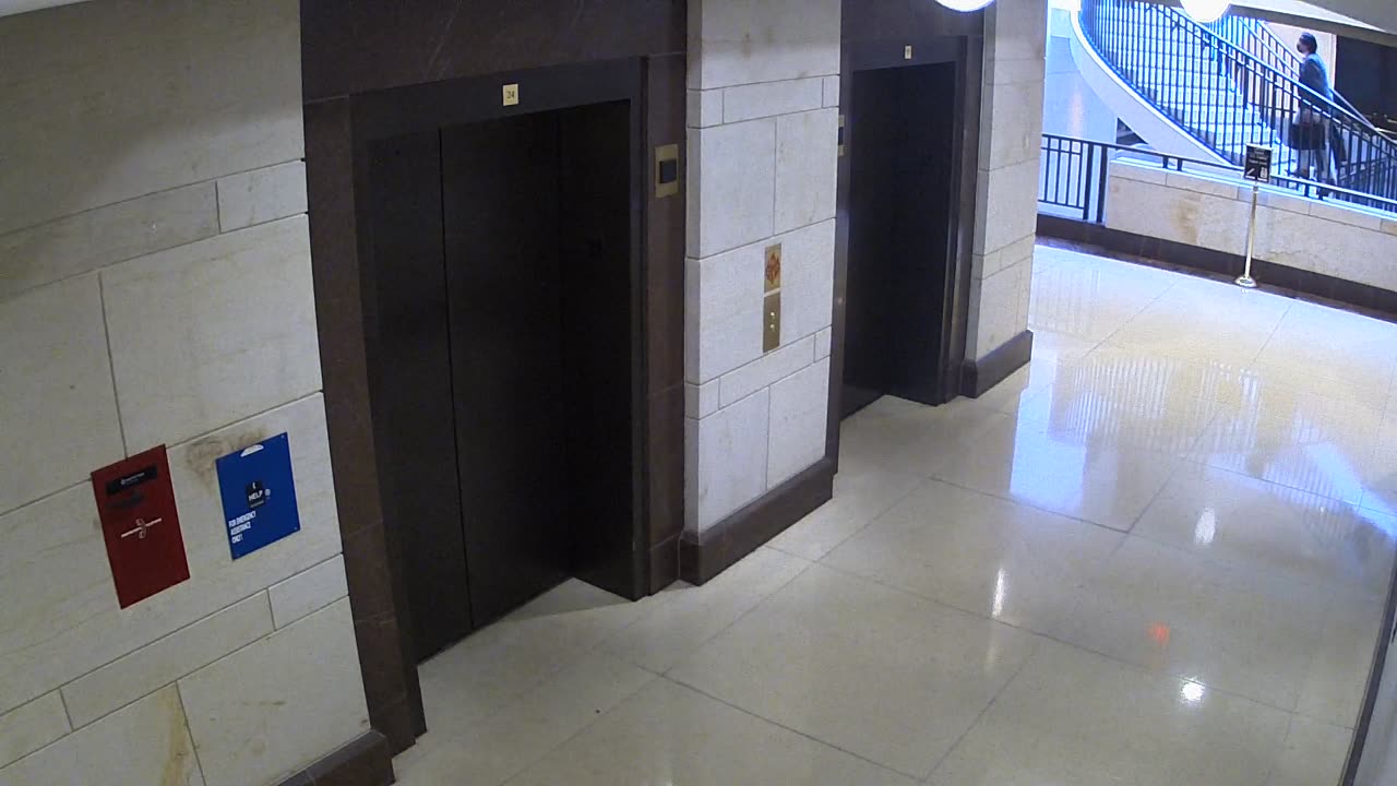 7050CVCLLElevator24-25Lobby_2021-01-06_09h12min28s550ms.mp4