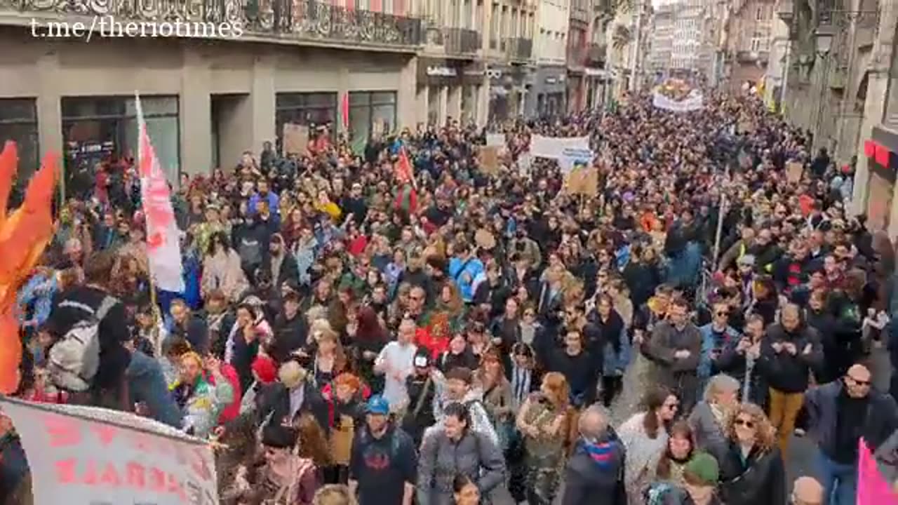 French citizens protest in Strasbourg against Macron