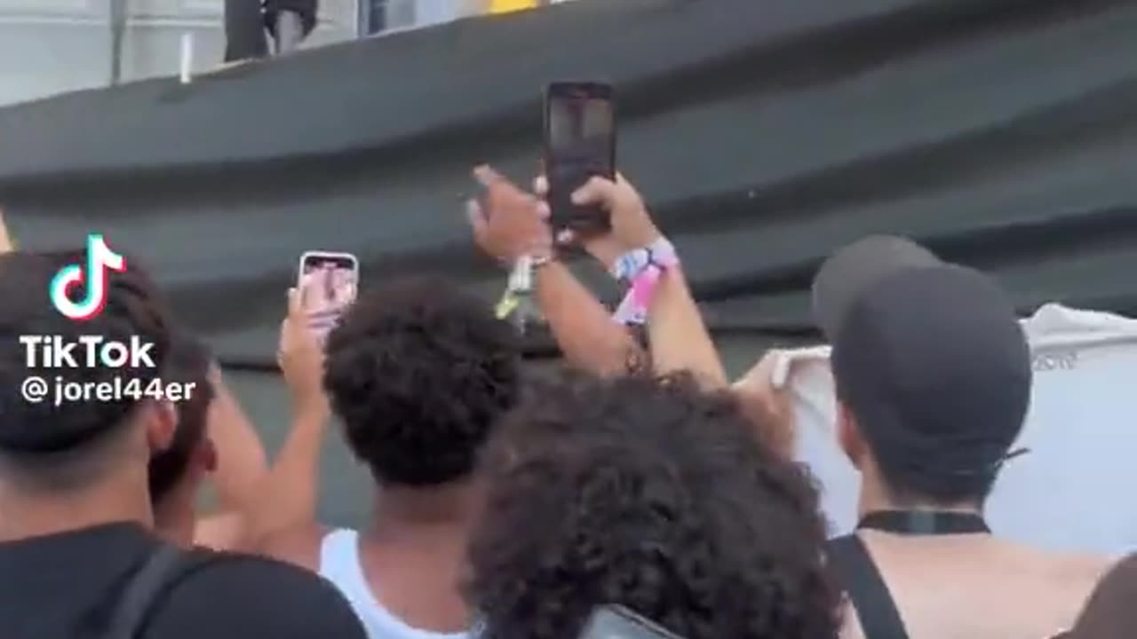 Ski Mask The Slump God fan attempted to crowd surf but no one caught him