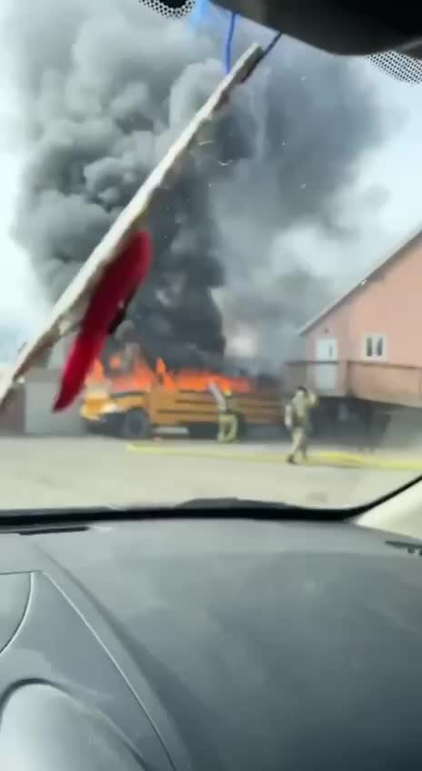 A bus has been set on fire at Pastor Artur Pawlowski's church in Calgary today. March 24, 2022