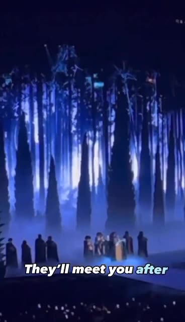 Taylor Swift performing witchcraft at her recent concerts