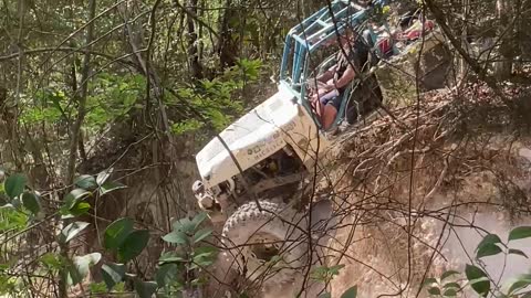 87 Jeep Wrangler Rolls Over in Off-Road Park