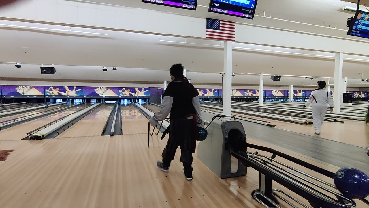 Spencer bowling Stars & Strikes Pirate VID_20211030_132923