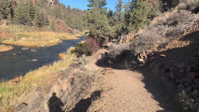 Windy Crooked River – Smith Rock State Park – Central Oregon – 4K