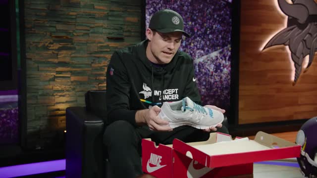 Kevin O'Connell Unboxes His Custom Cleats for Minnesota Vikings 2022 My Cause My