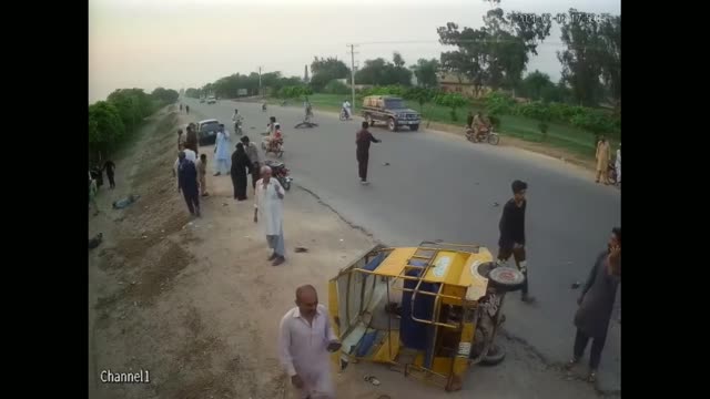 Car Rickshaw Accident in Pakistan 2022