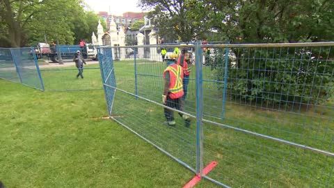 Toronto police, city defend forcibly clearing homeless encampment