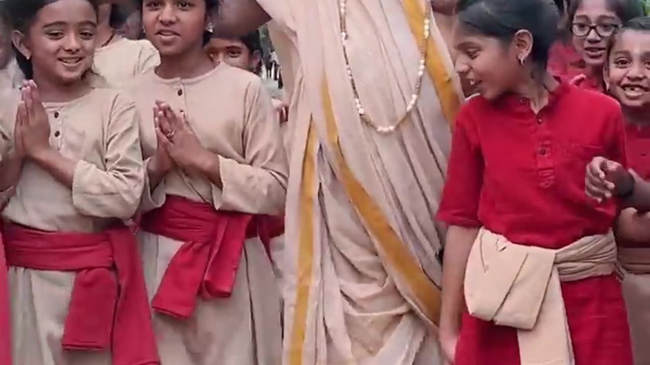 Students of ISHA samskriti Monkeying with SADHGURU