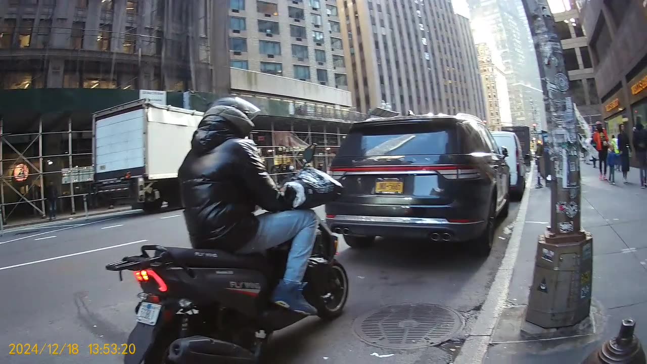 Observe this scooter maneuver as I attempt to reach the street