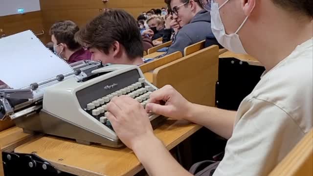 Taking Notes with a Typewriter