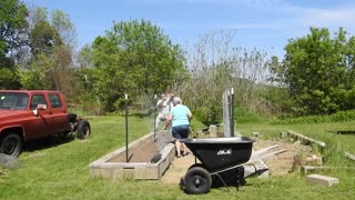 Building Raised Bed Gardens`