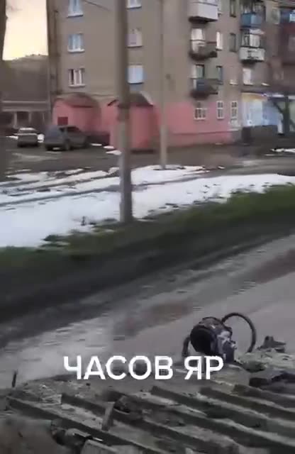 Ukrainian hiding their military hardware in between the civilian buildings.