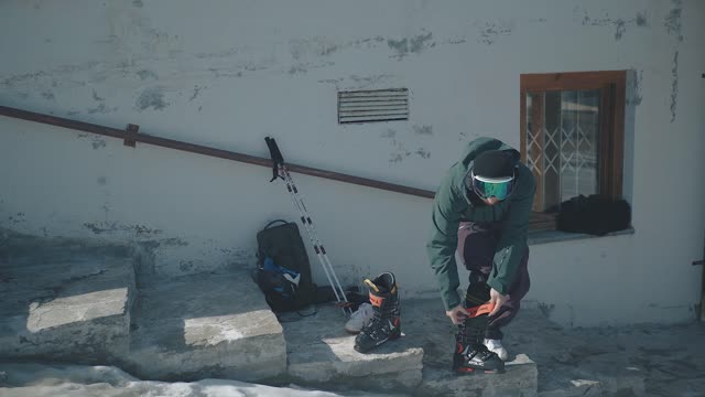 How To Fasten Your Ski Boots